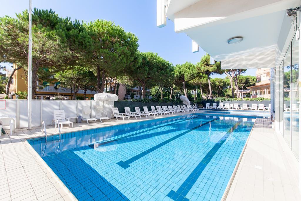 Hotel Sahara Milano Marittima Exterior photo